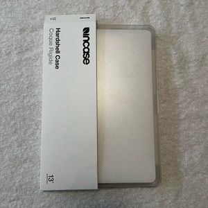 13” MacBook Pro Retina Incase case, color clear with texture, top and bottom